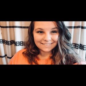 Meet your Posher, Alyssa